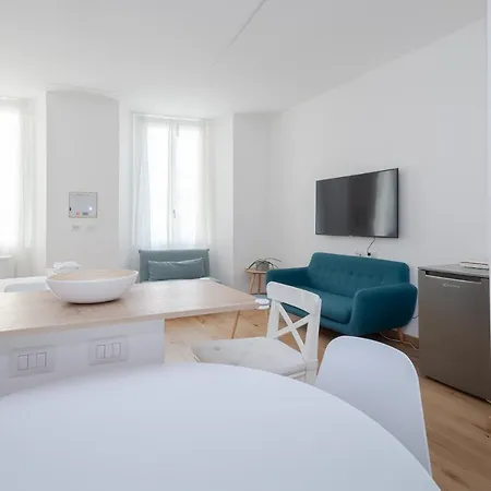 77 In Centro Citta By Holiday Solutions Daire