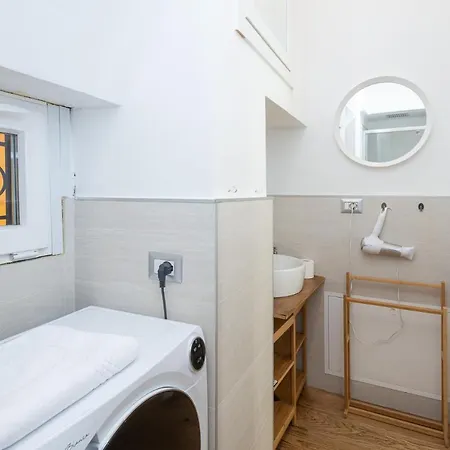 77 In Centro Citta By Holiday Solutions Daire
